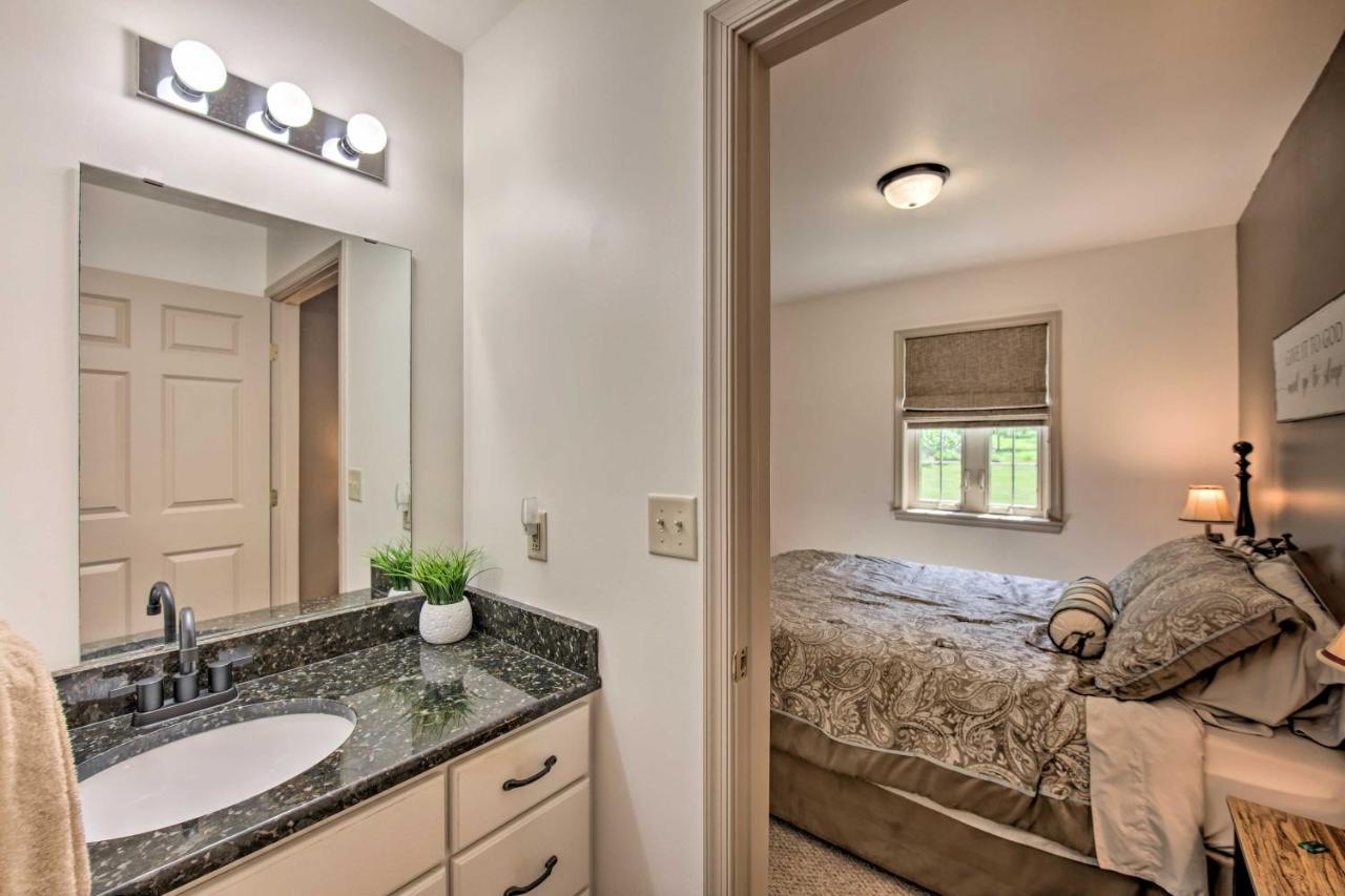 Cozy Garden Room In Welsh Mountain Suites! New Holland エクステリア 写真