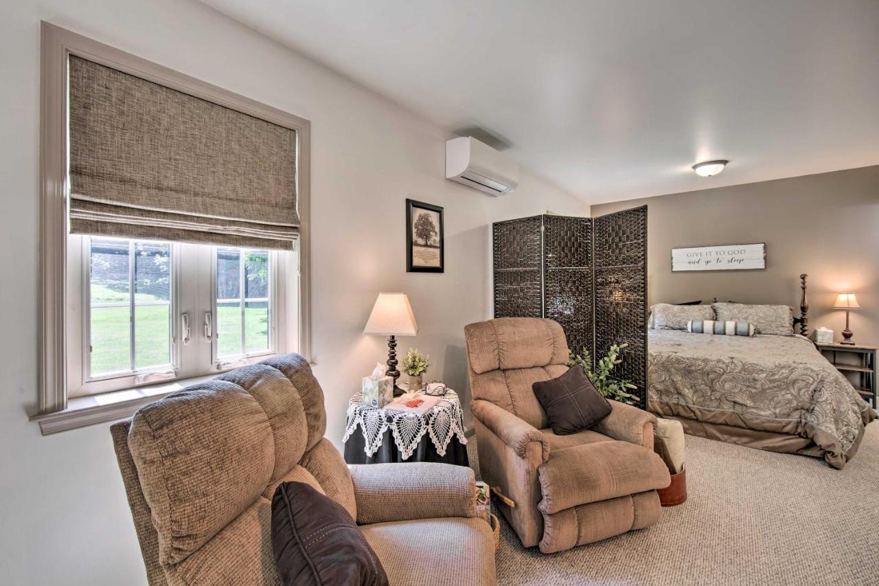 Cozy Garden Room In Welsh Mountain Suites! New Holland エクステリア 写真