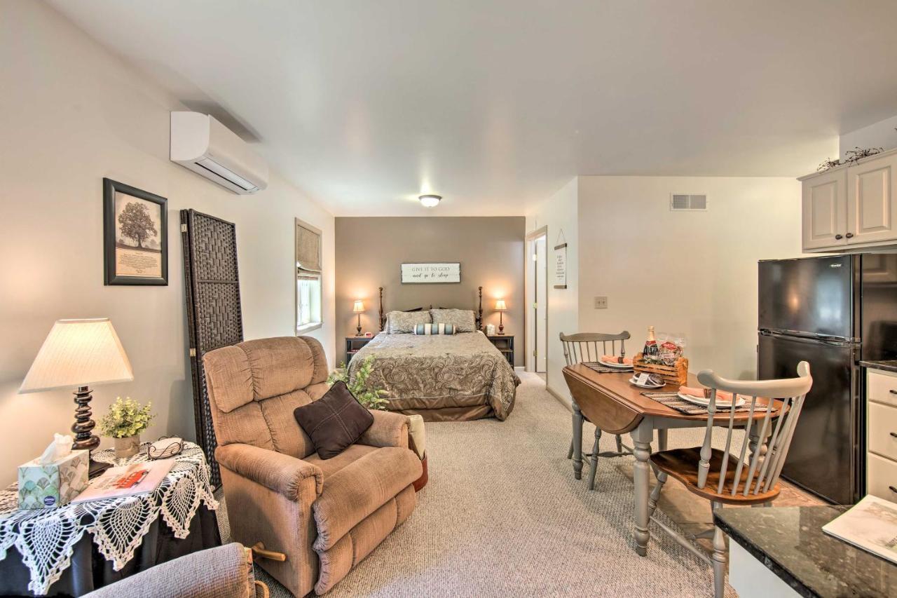 Cozy Garden Room In Welsh Mountain Suites! New Holland エクステリア 写真