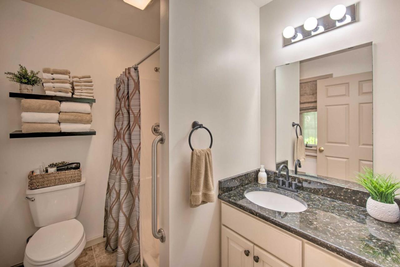 Cozy Garden Room In Welsh Mountain Suites! New Holland エクステリア 写真