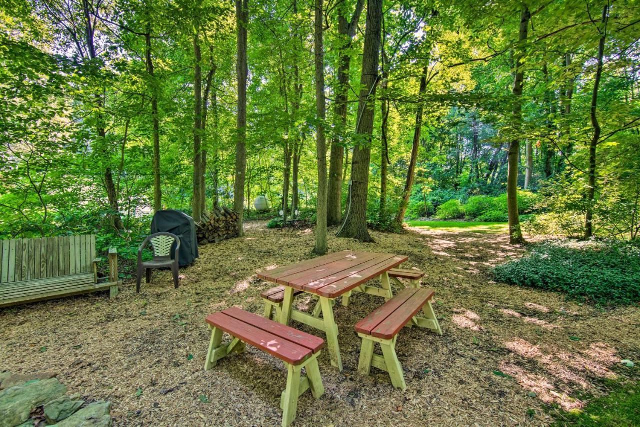 Cozy Garden Room In Welsh Mountain Suites! New Holland エクステリア 写真