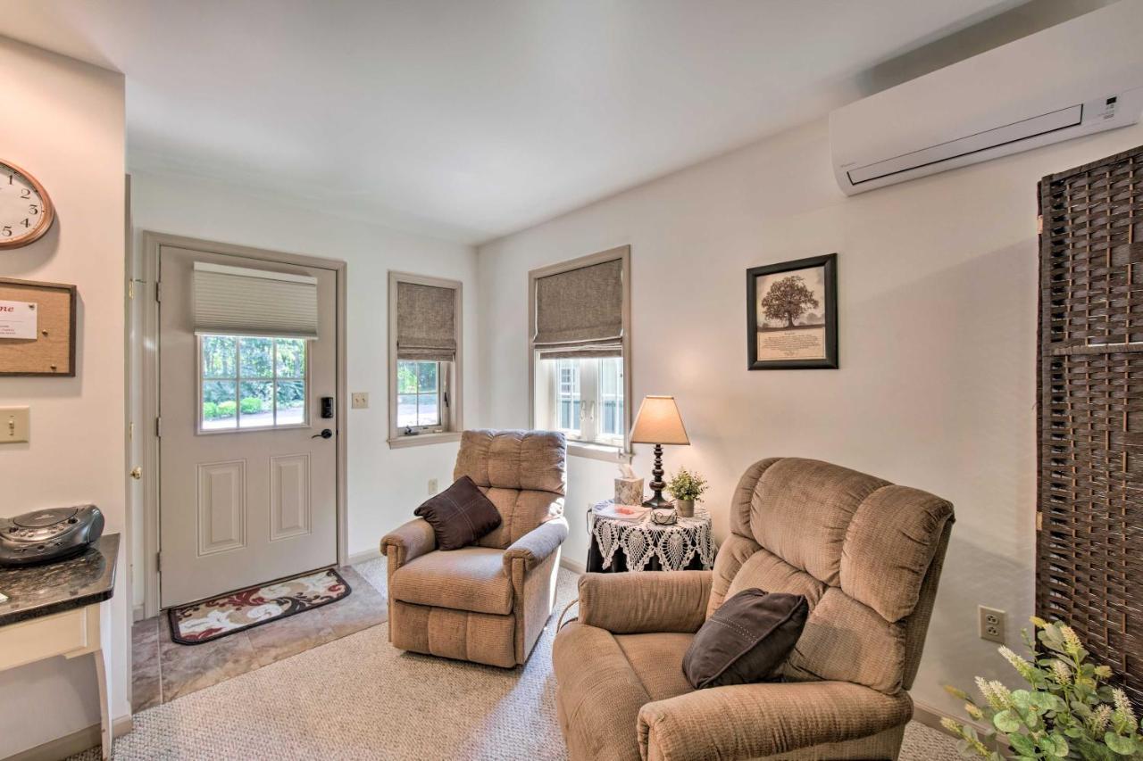 Cozy Garden Room In Welsh Mountain Suites! New Holland エクステリア 写真