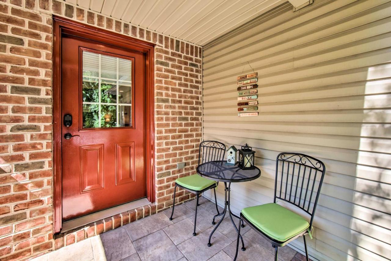Cozy Garden Room In Welsh Mountain Suites! New Holland エクステリア 写真